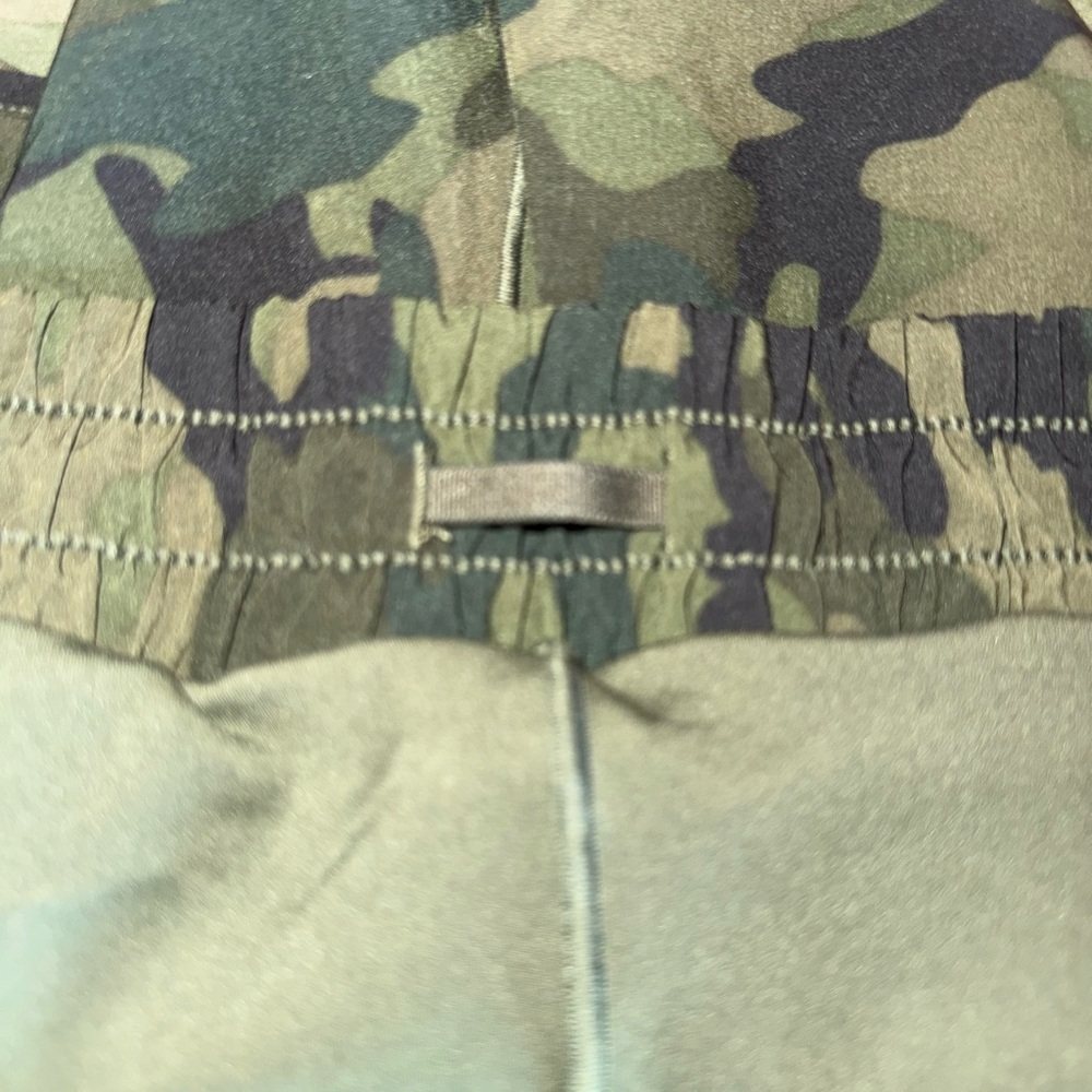 Aerie Green Cotton Blend Camo Athletic Shorts Size Small -EUC - Picture 6 of 6